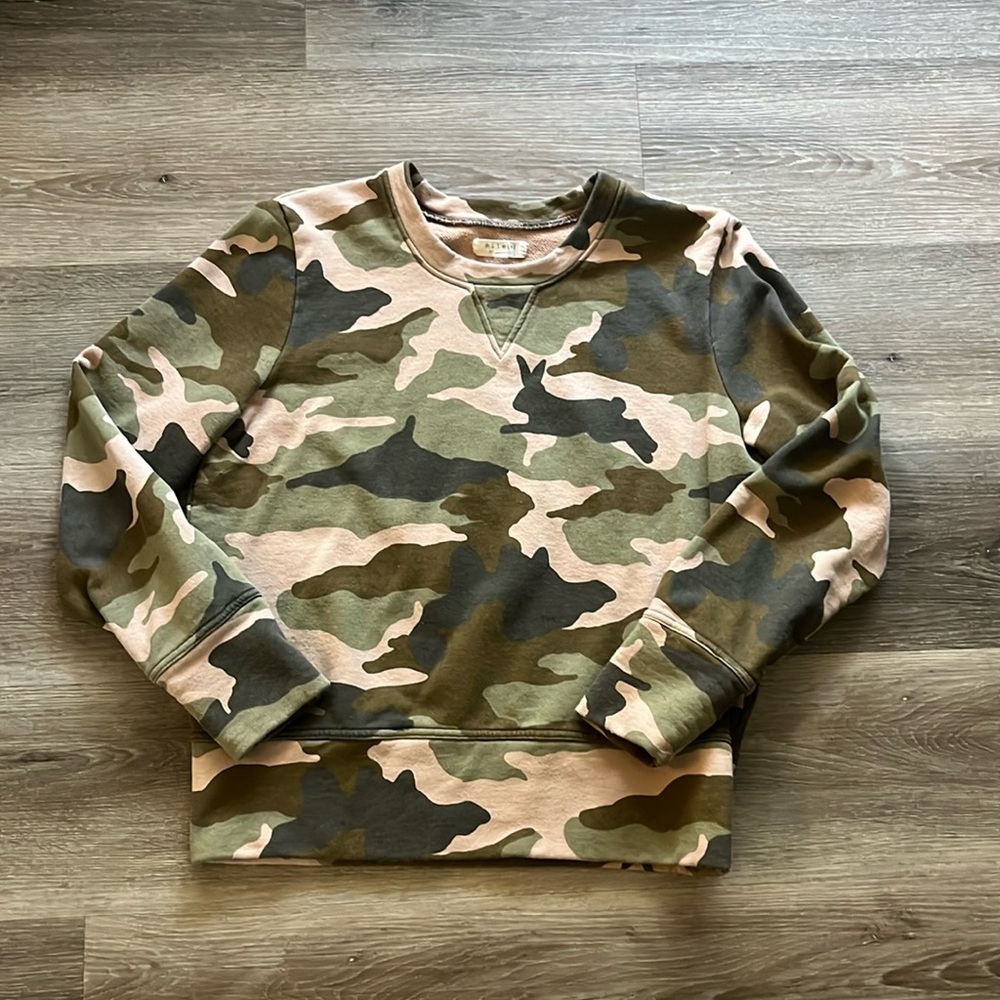 Women’s medium Madewell Camo sweater
